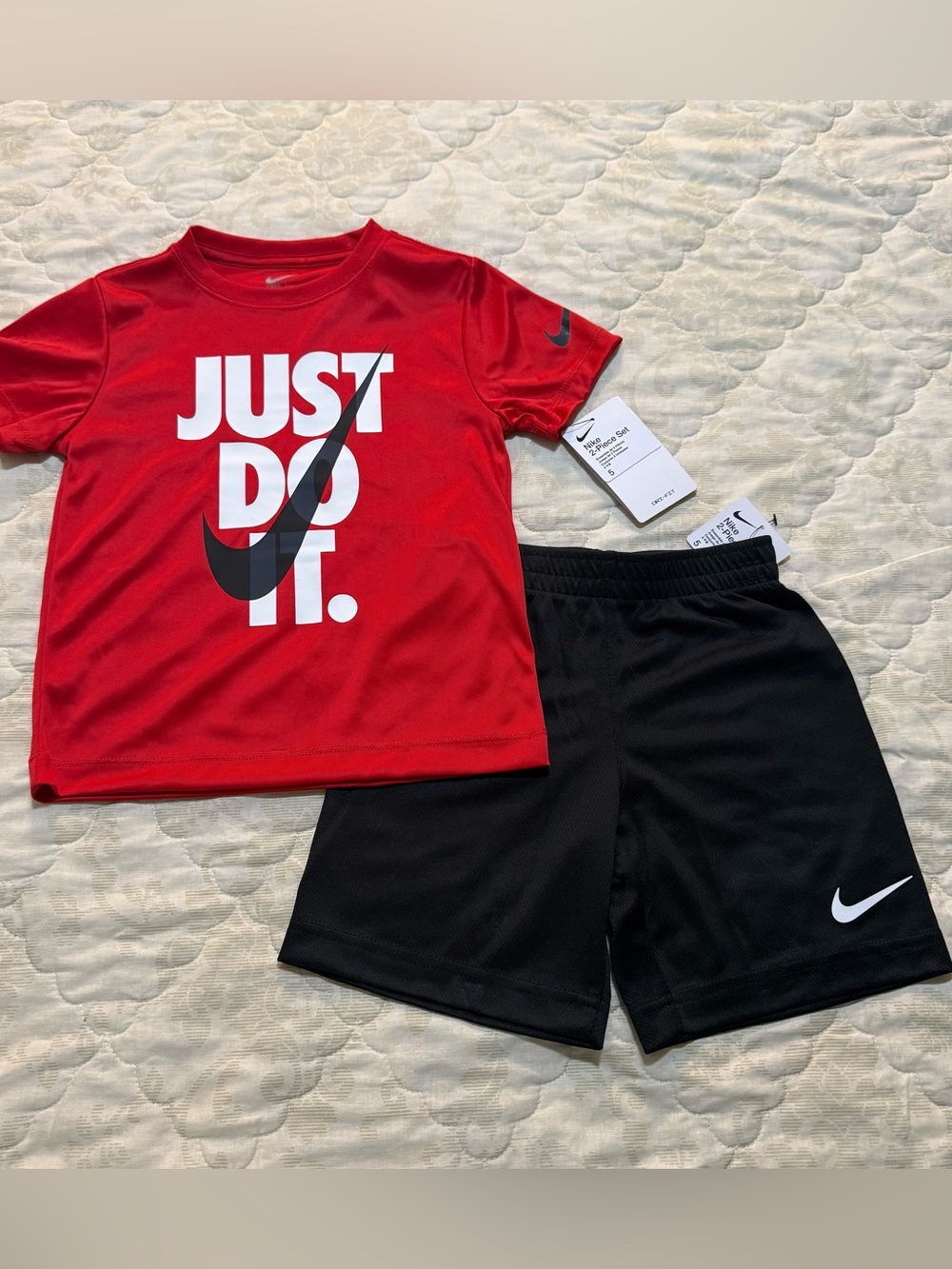 Nike Boys 2 Piece Matching Set Size 5 NWT